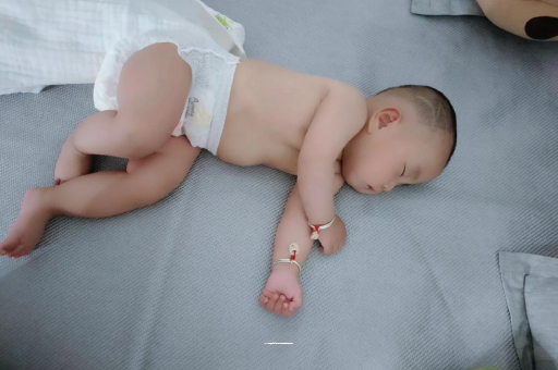 滁州宝宝多久会坐